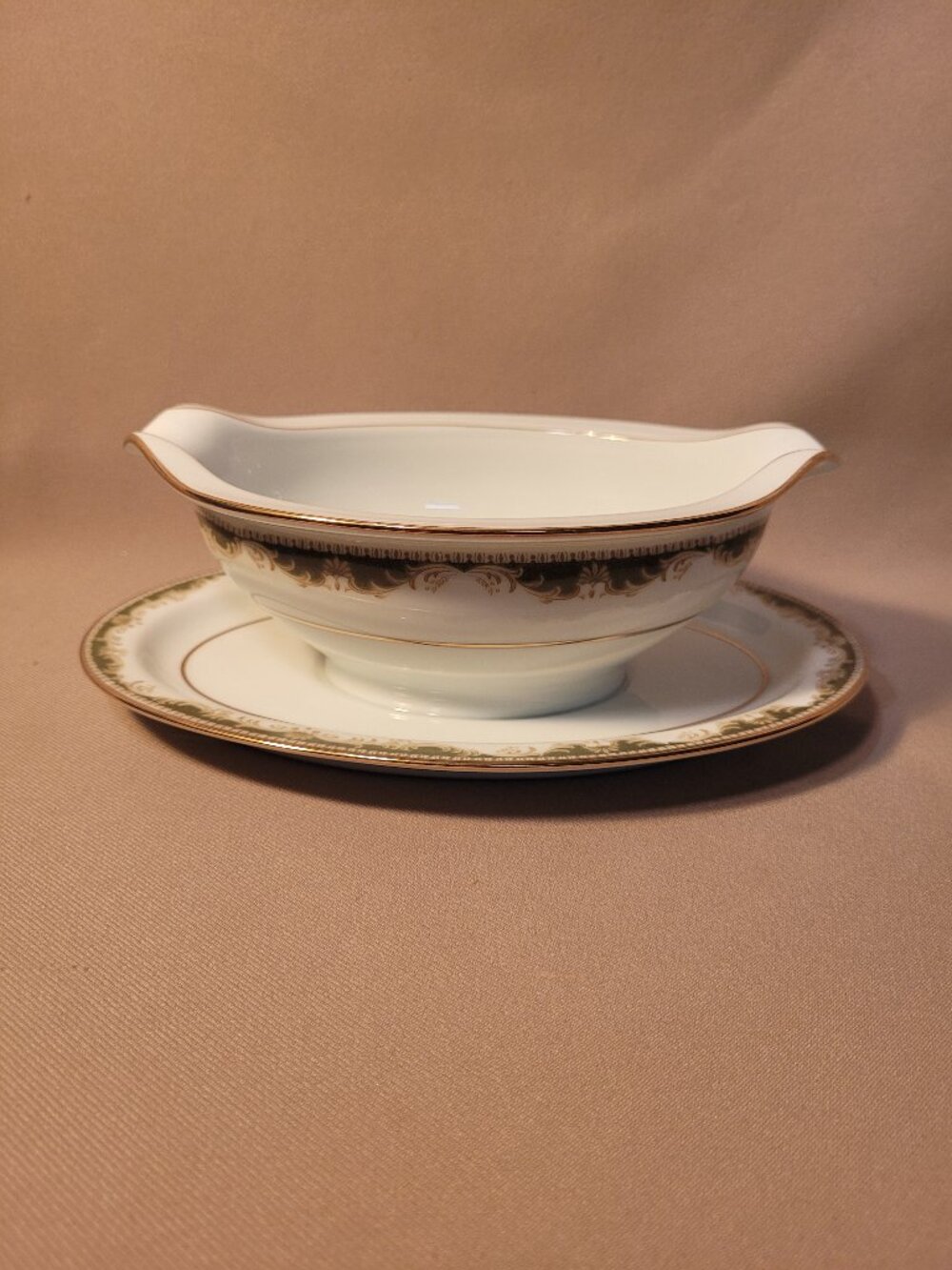 Noritake Warrington 6872 Gravy Sauce Boat with Attached Underplate PERFECT!